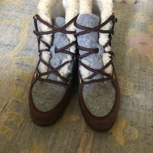 Sorel alpine faux shearling ankle boots size 6.5